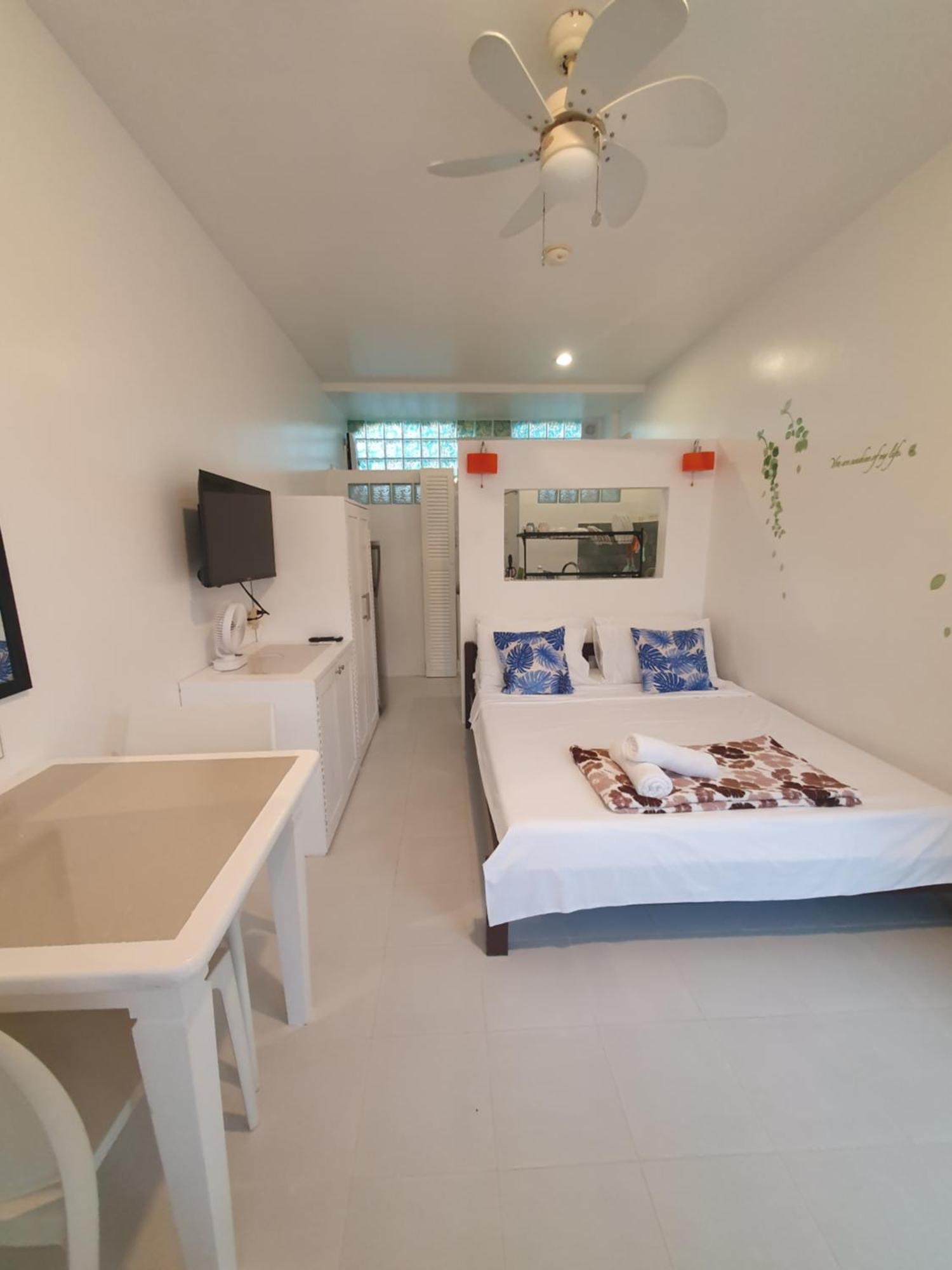 Clubboracay Apartelle Balabag  Buitenkant foto