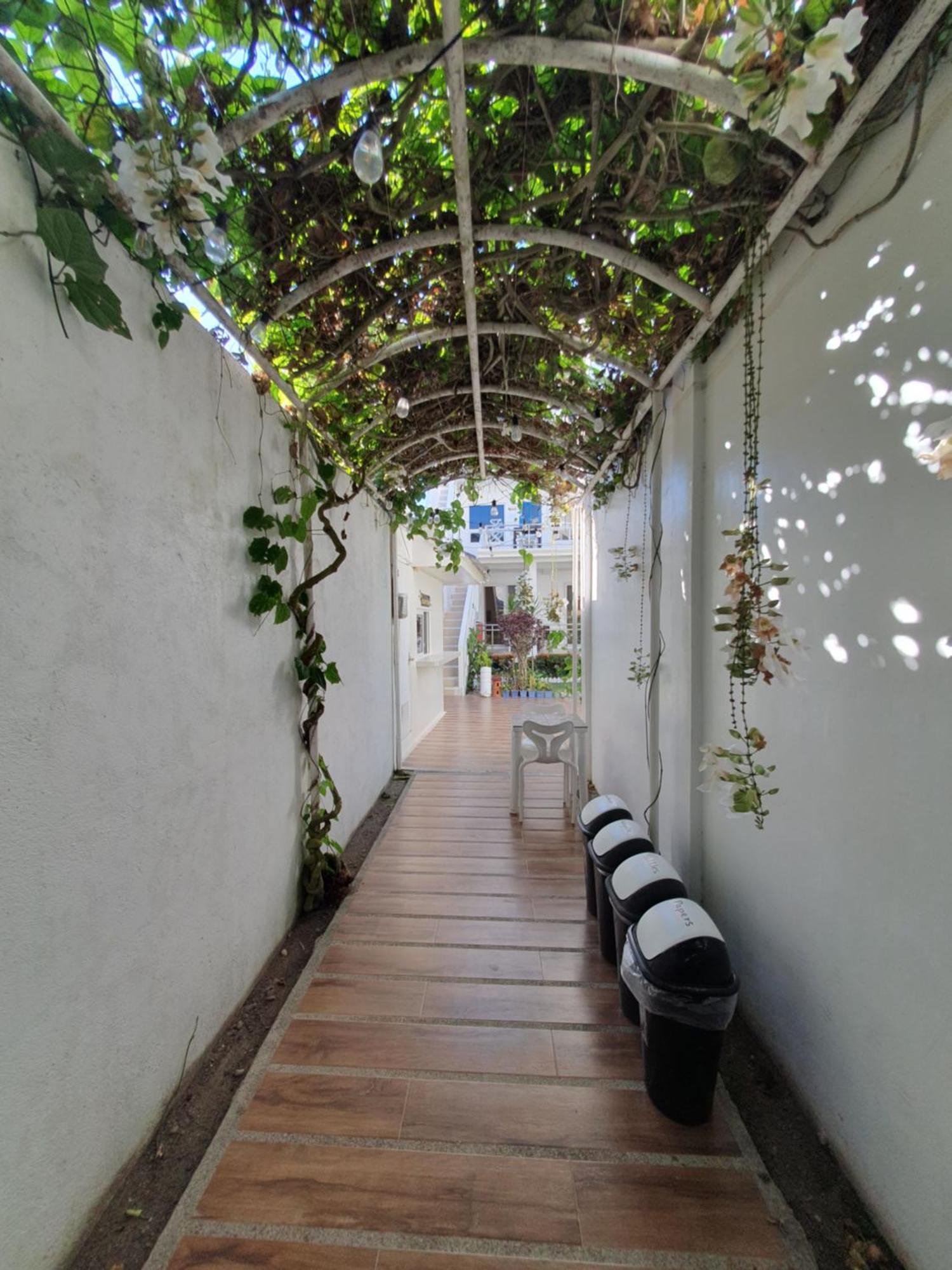 Clubboracay Apartelle Balabag  Buitenkant foto